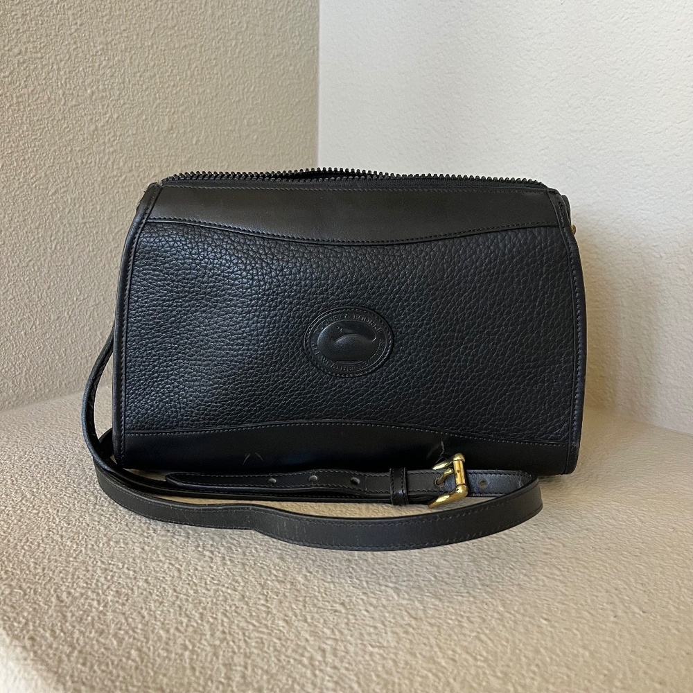 Dooney and Bourke Timeless Zipper Top Crossbody Bag / Shoulder Purse